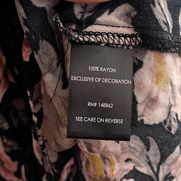 Torrid Top Twill Woven Lace Trim Floral Tunic 4 4X - Picture 6 of 7